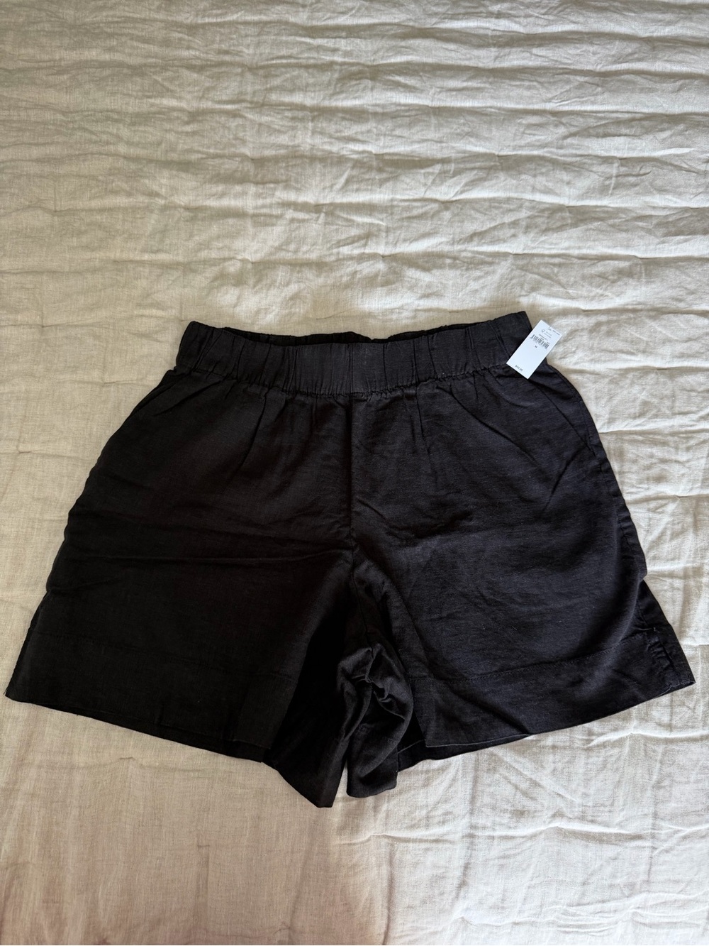 BNWT Gap black linen shorts medium